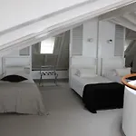 L'hotel By Du Chateau Rolle