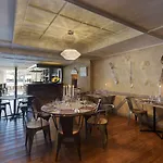 L'hotel By Du Chateau