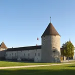 Hotel L'hotel By Du Chateau