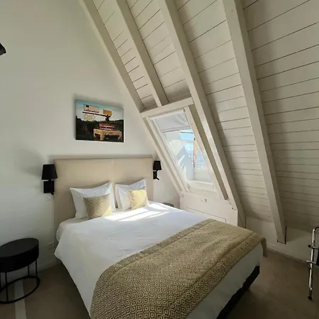 L'hotel By Du Chateau 3*