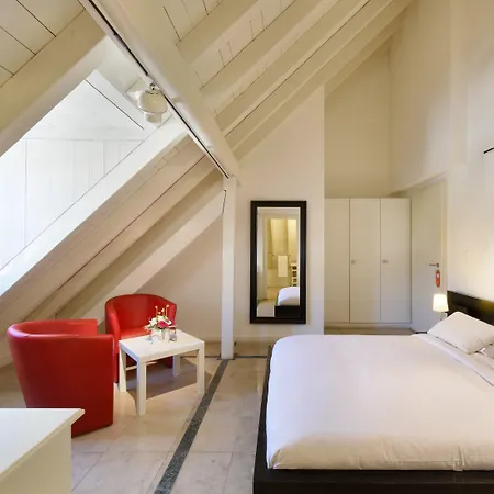 Hotel L'hôtel By Du Château Rolle