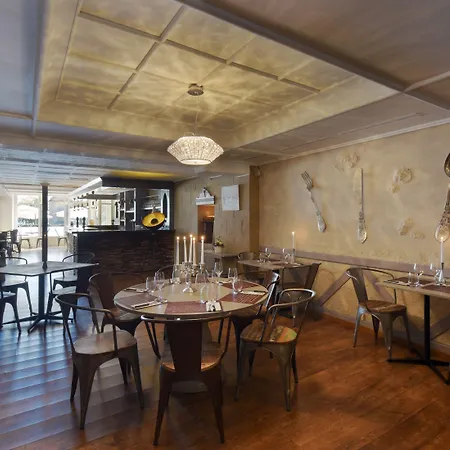 L'hotel By Du Chateau