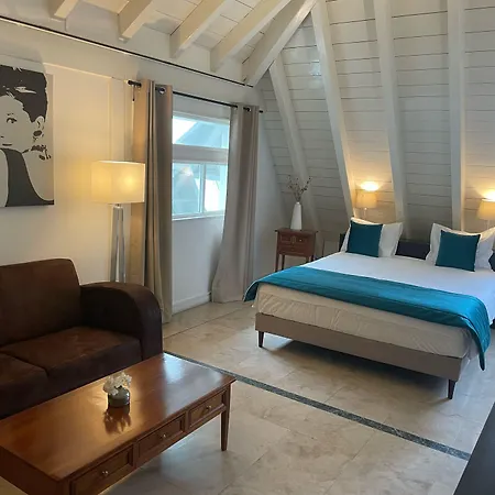 L'hotel By Du Chateau Rolle