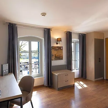 L'hotel By Du Chateau 3*