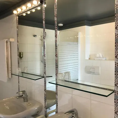 L'hotel By Du Chateau 3*