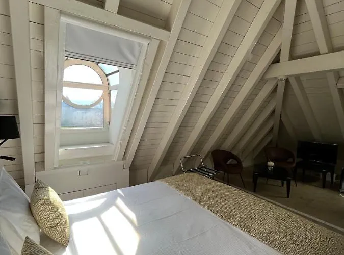 L'hotel By Du Chateau 3*