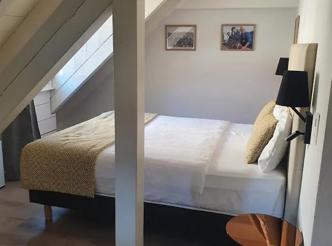 Szálloda L'hotel By Du Chateau