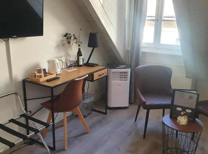 L'hotel By Du Chateau Rolle