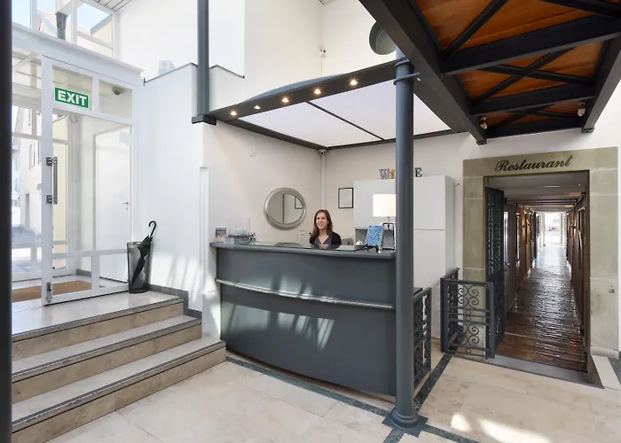 L'hotel By Du Chateau Szálloda 3*