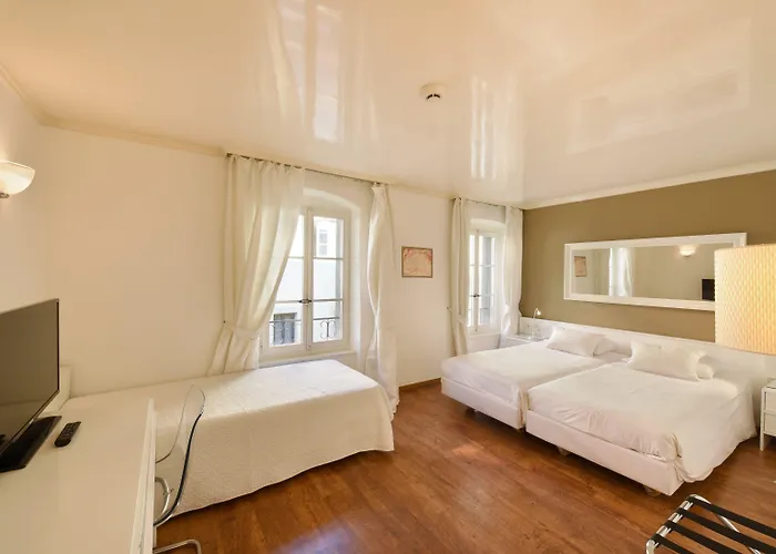 L'hotel By Du Chateau Szálloda 3*