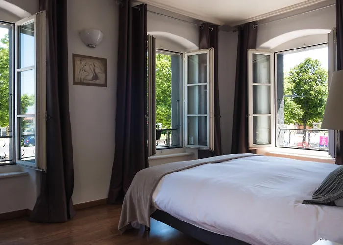 Hotel L'hotel By Du Chateau Rolle