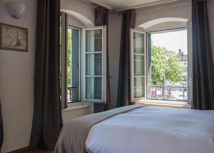 L'hotel By Du Chateau Rolle