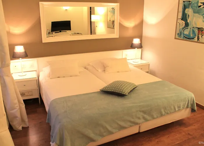 L'hotel By Du Chateau Hotel