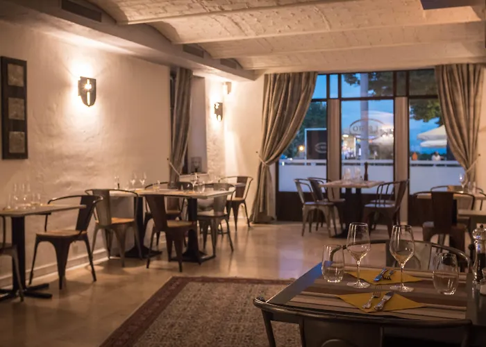 Szálloda L'hotel By Du Chateau