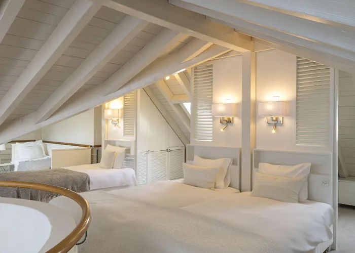 L'hotel By Du Chateau Rolle