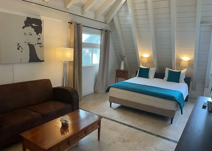 L'hotel By Du Chateau Rolle