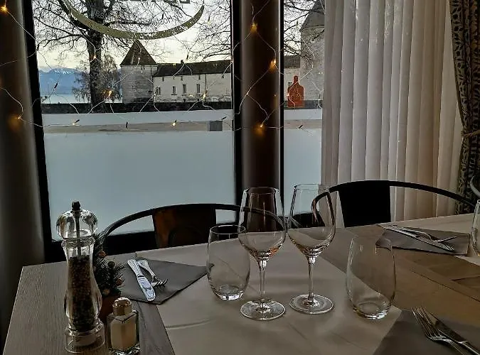 L'hotel By Du Chateau Rolle