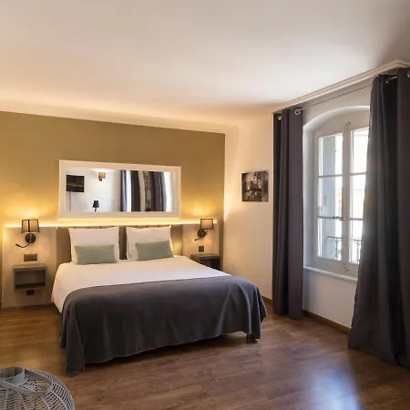 L'hotel By Du Chateau 3*