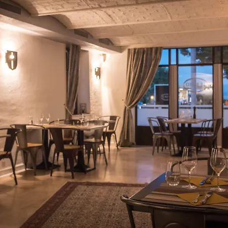 Hotel L'hôtel By Du Château